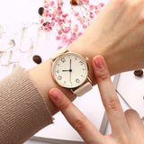 Stylish Leather Band Analog Wristwatch